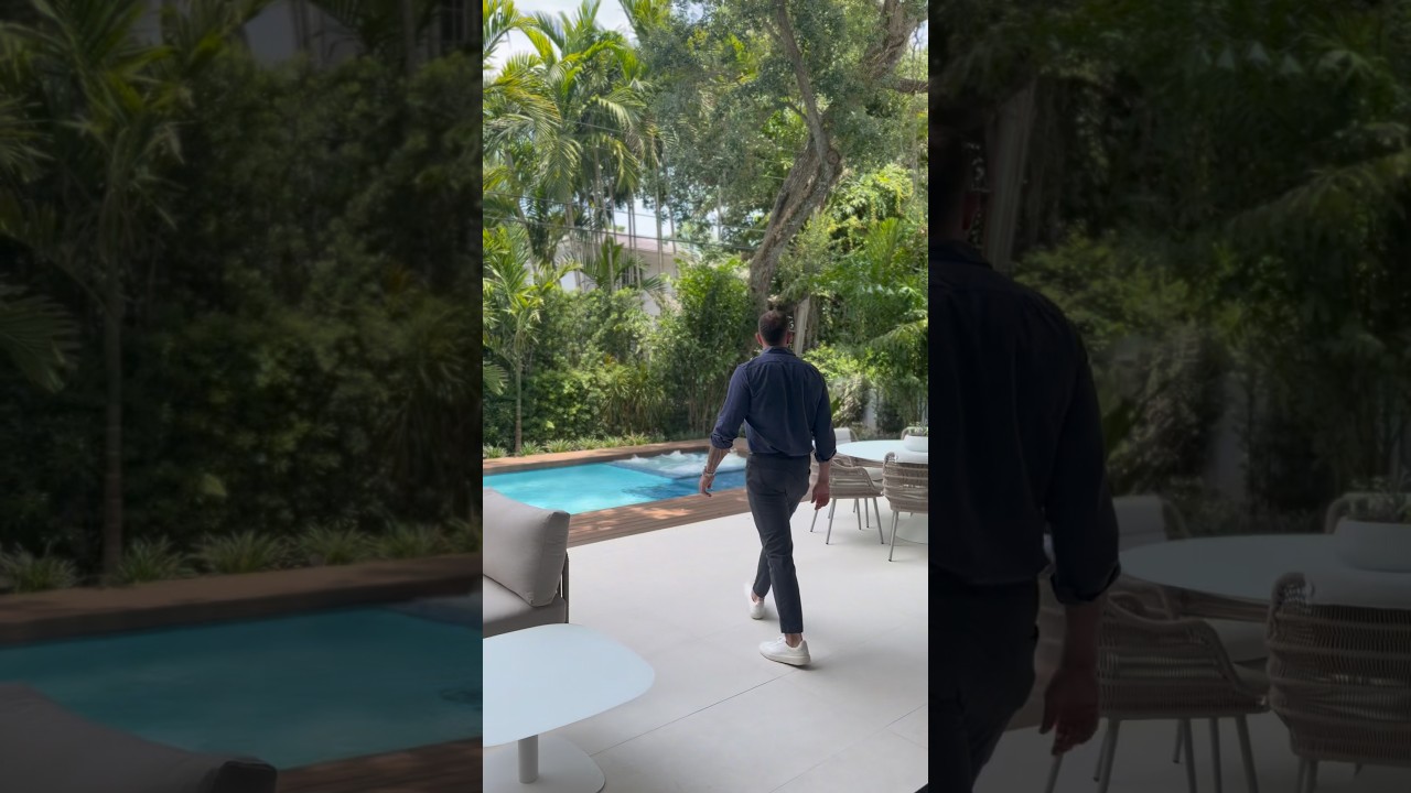 📍7895 SW 52nd Ct. DM for more information! #miamilucu #miamiluxuryrealestate