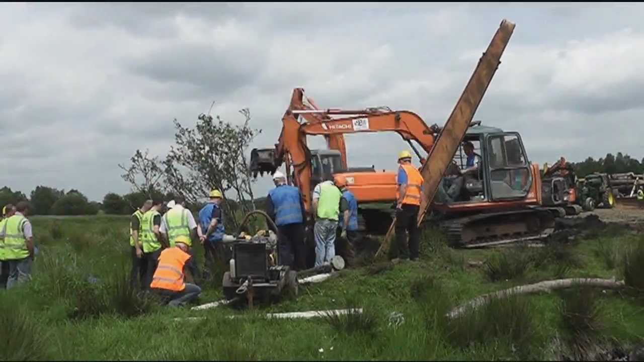 30 Ton Atlas 1702 Excavator Pull Preparations on Drumlinmedia an Irishwebtv.com Media Group