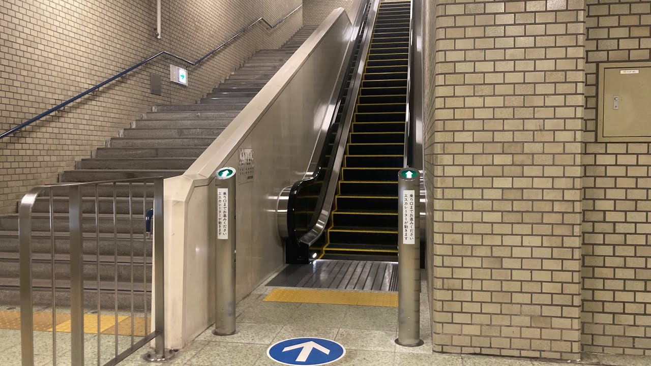 (2種類のセンサー・更新後)札幌市営地下鉄東西線ひばりが丘駅 2番出口のエスカレーター