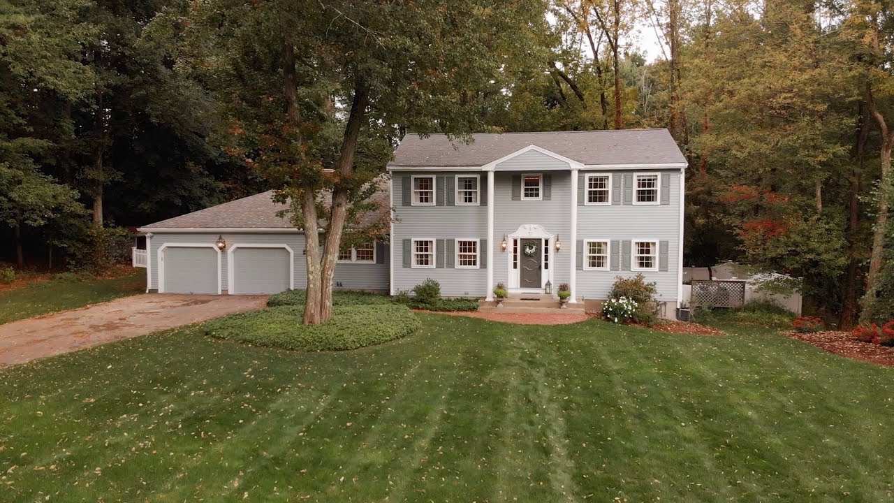 33 Old Village Road, Acton MA Elegant Colonial in culdesac