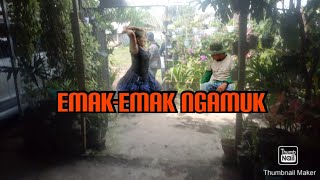 HEBOH BANGET..! EMAK-EMAK DAMPRAT SUAMINYA LAGI NONGKRONG