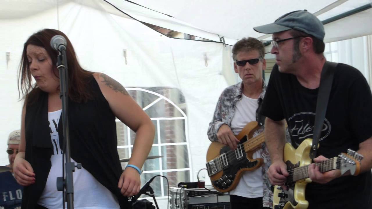 074 Jennifer Bomert / JENNB 22 aug 2015 @ Culemborg Blues Festival 2015