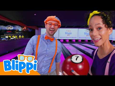 Страйк! 🎳 Блиппи и Мика играют в боулинг! | Блиппи
