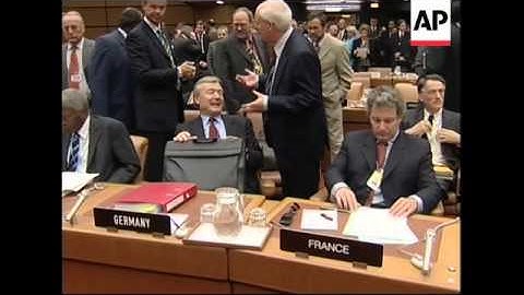 Round table photo op of meeting overshadowed by Iran crisis