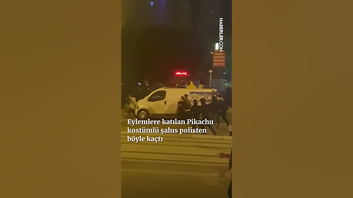 Pikachu Kostümlü Eylemci Polisten Böyle Kaçtı