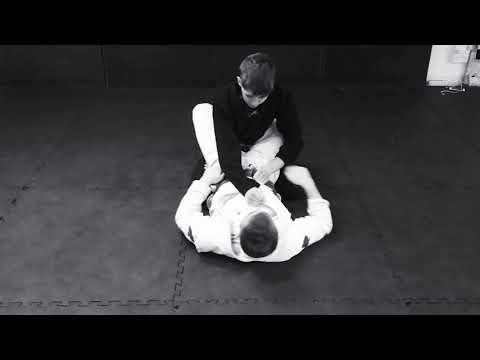 Close Guard Attacks (Arm bar, Triangle, Omoplata, Kimura)