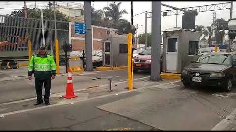 "No al peaje", dice un conductor tras tener que pagar los S/. 5.70 en la garita de peaje