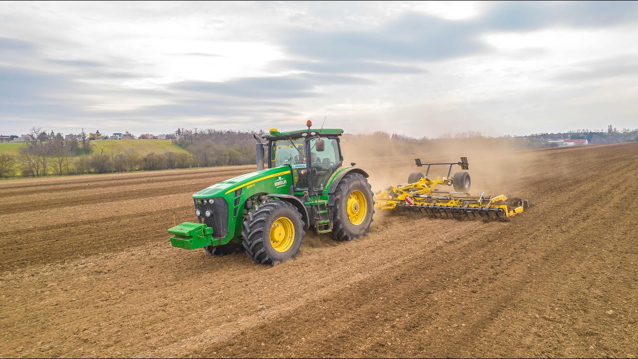 Agrodružstvo Miroslav | Příprava půdy | John Deere 8295R | Bednar Swifter SO 8000F