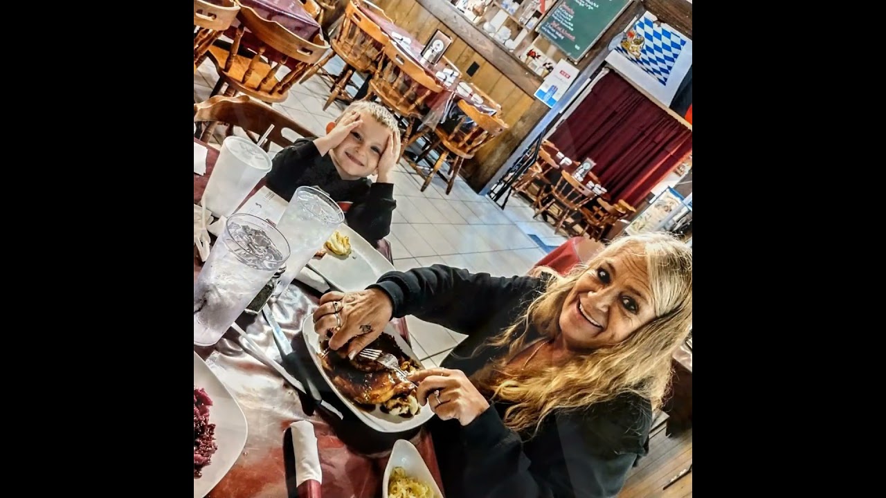 Guarda my review of Helen Georgia! 😁 #german #helenga #foodie #foodreview #travel #roadtrip #vacation #food su YouTube Guarda my review of Helen Georgia! 😁 #german #helenga #foodie #foodreview #travel #roadtrip #vacation #food su YouTube