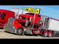 Customize Kenworth w900  with a customize Hopper￼ trailer ￼