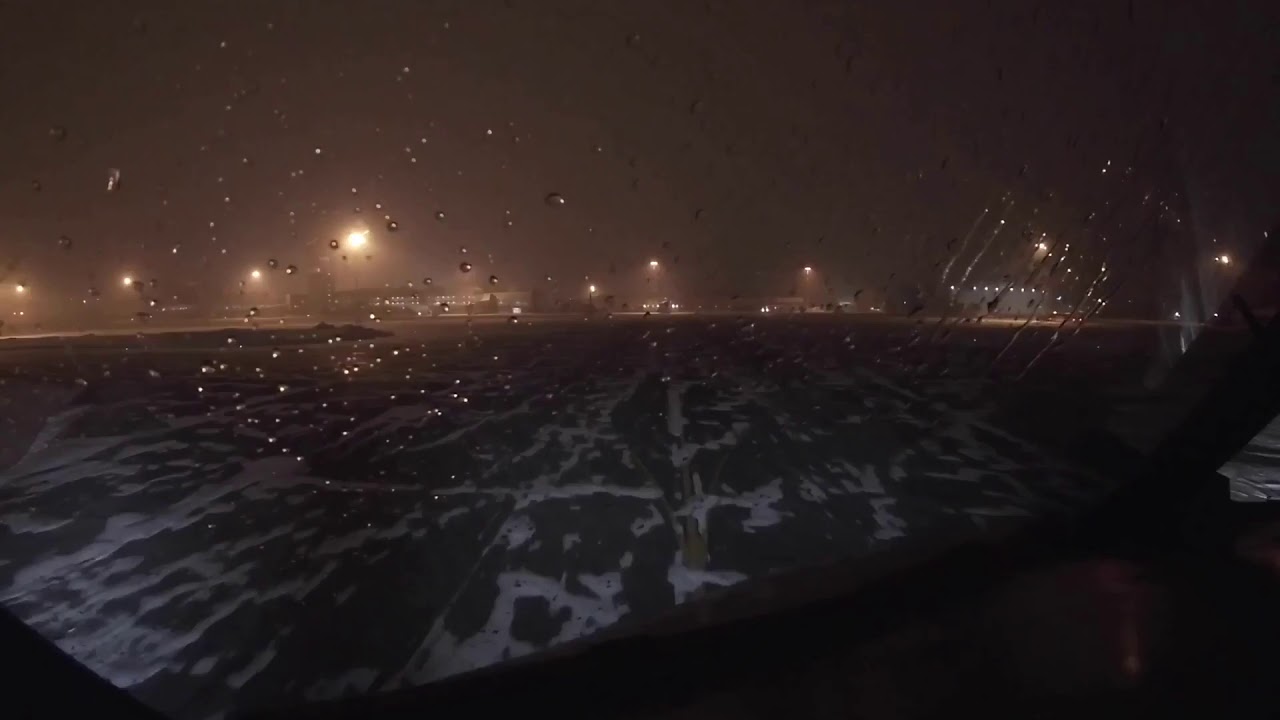 COCKPIT VIEW | UralAirlines | Snowy approach to Ekaterinburg
