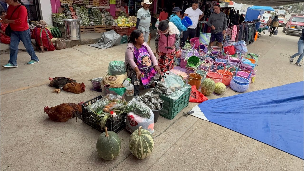 Día de plaza en Juxtlahuaca región de la mixteca oaxaqueña 