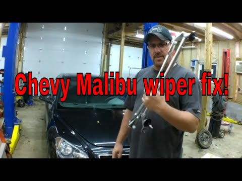 Video: Kako zamenjate metlice brisalcev na Chevy Malibuju iz leta 2008?