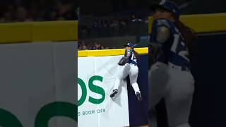Unreal Wall Catch Leaves Fans Speechless #mlb2026 #mlb