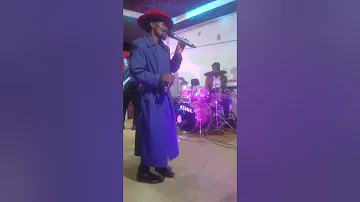 Walumbe ono performance by KAFEERO DASH subscribe comments and more likes with your comment my fans