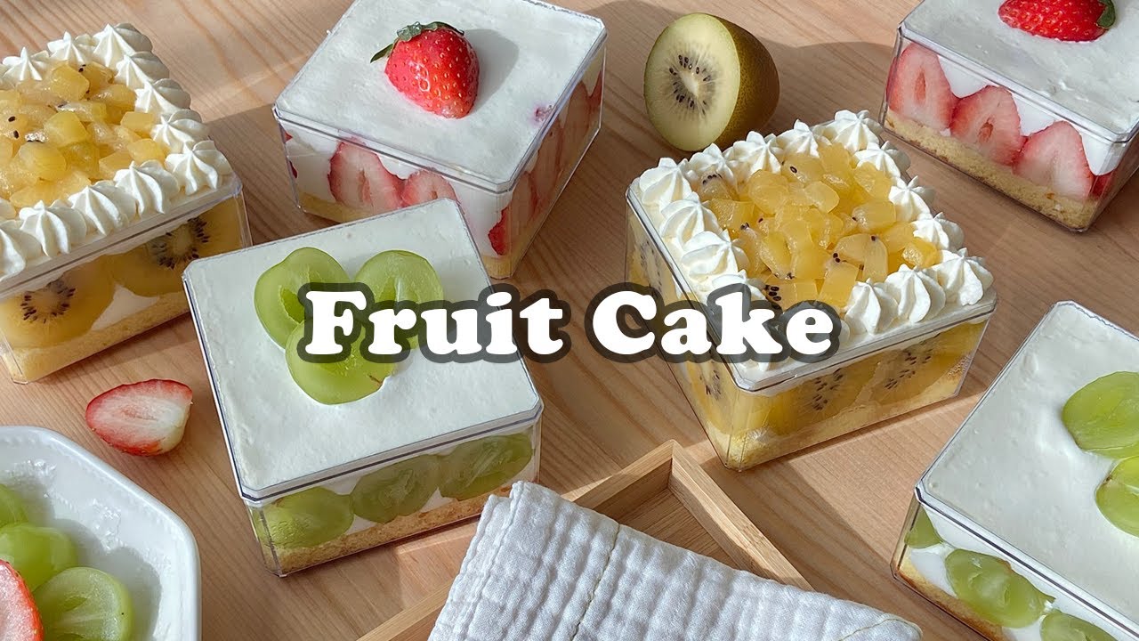 [Sub] 3가지 맛 과일 보틀 케이크 만들기 / 딸기, 샤인 머스켓, 골드 키위 / Three flavors fruit bottle cake / 홈베이킹 브이로그