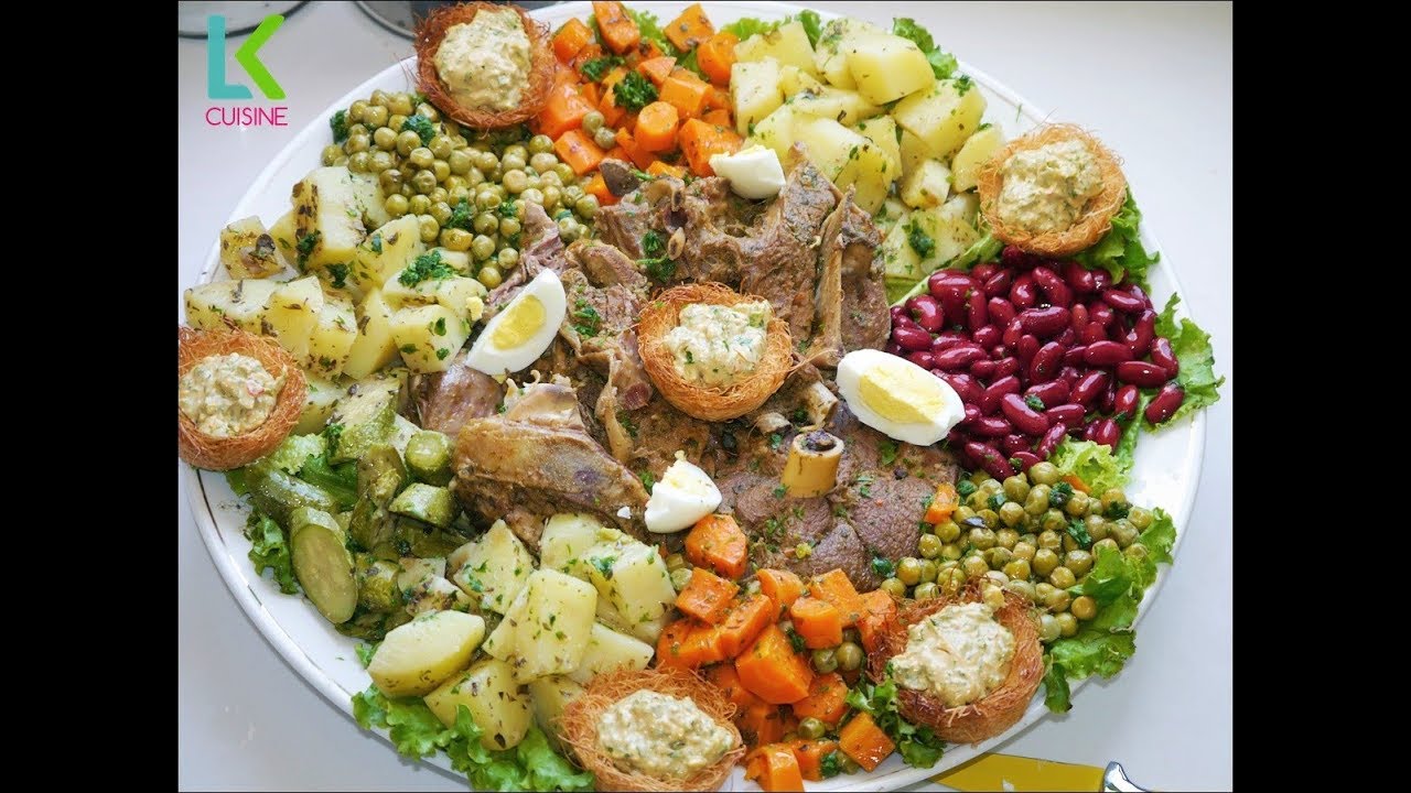 طبق لحم بخلطة ممتازة وخضر مفورة بالزعتر وصلصة لذيذة طبق للضيوف