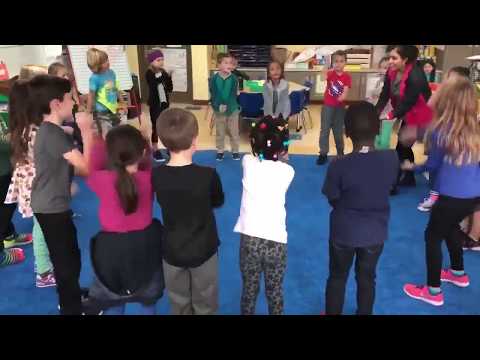 Nuevas fronteras Spanish immersion / Minnesota / Enseñando baile de Colombia / Carpintero- Chocò