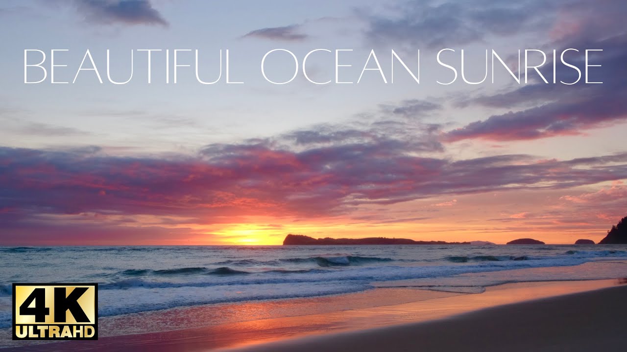Beautiful ocean sunrise (4K) - Pauanui Beach, New Zealand