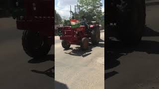 High Speed Eicher Tractor Taking Risky Turn Jainish Dagar 