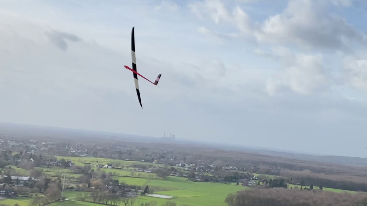 FS3000 chasing storms