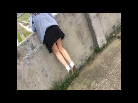 Tsai went into rice field getting her white stockings muddy, and had to change them several times