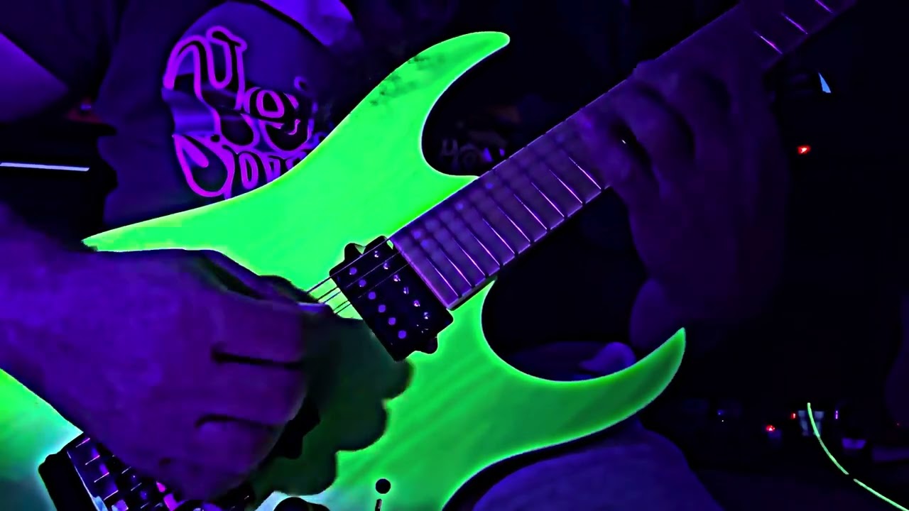 New Key in the UV! Fast Forward Guitar Practice!