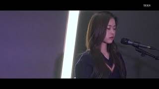 BANANA CULTURE )member (Minseo) singing❤