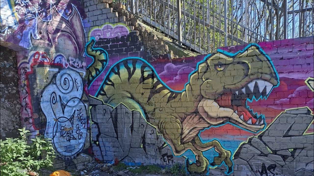 River Kelvin walkway graffiti and streetart