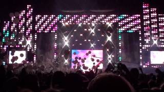 Kaskade - Fire In Your New Shoes (Sultan & Ned Shepard Mix) @ E.D.C. 2010 Los Angeles [HD]