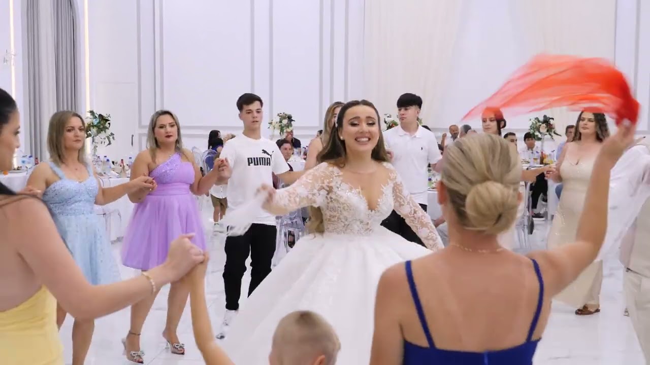 Dasma Bea & Andi Shoqeria ne valle (Rezarta Hoxhaj)