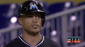CWS@MIA: Stanton ropes a two-run single in the 4th