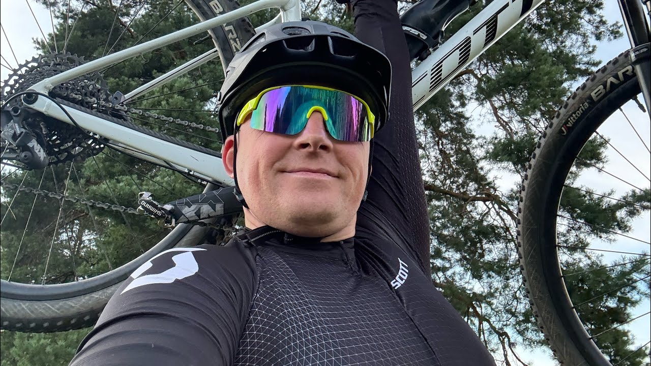 Охранник Минтранса РФ незаконно остановил велосипедиста, которым оказался Таташвили Д.Г. 