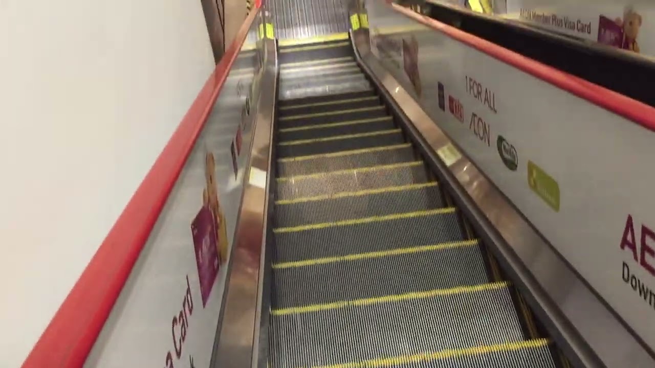 1995 Hitachi Escalator at One Utama Shopping Mall, PJ (near Aeon)