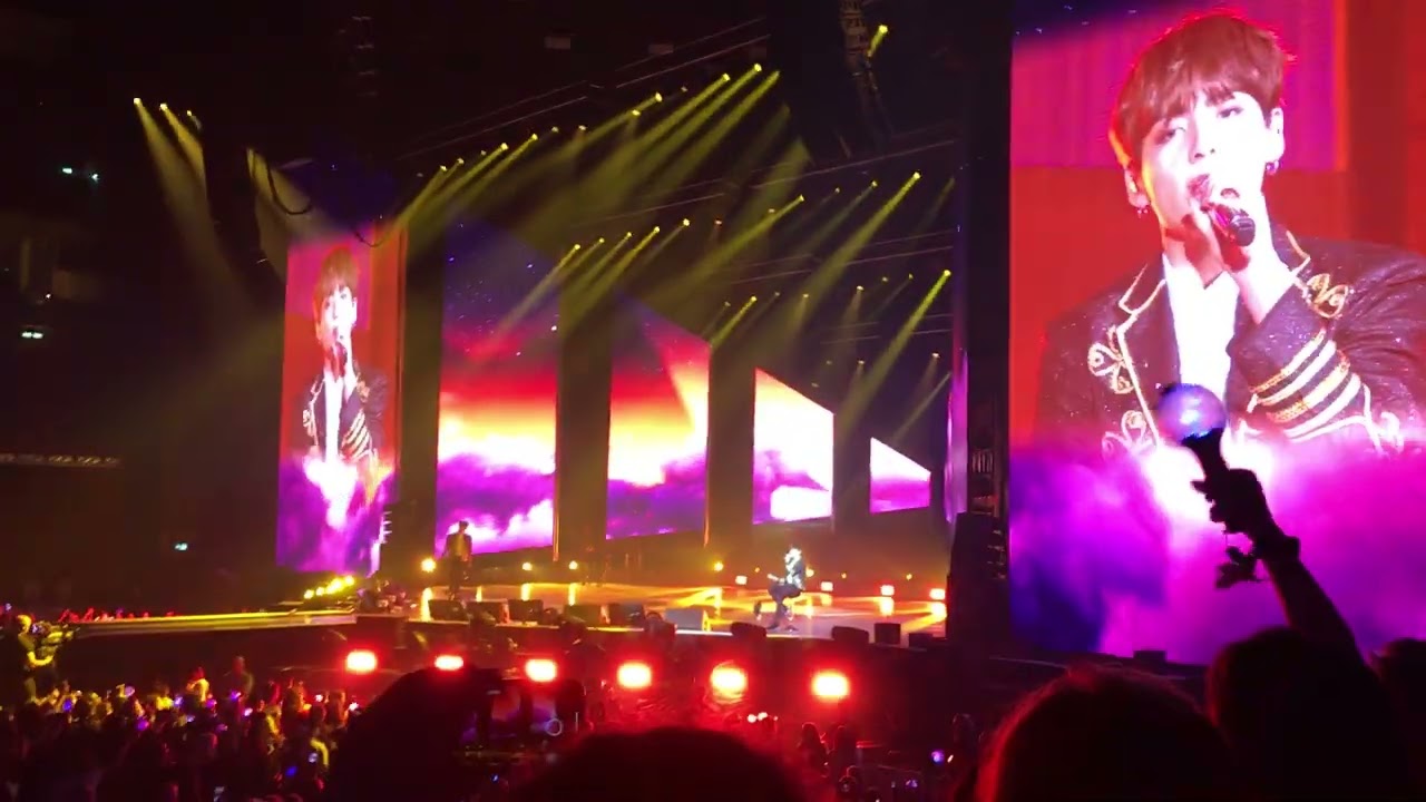 BTS (방탄소년단) - Save Me + I'm Fine | Love Yourself Tour in Berlin, Germany 2018