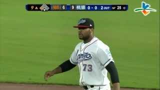 20130816 CPBL 獅VS桃猿 9上好家在 捍力士積極的補位