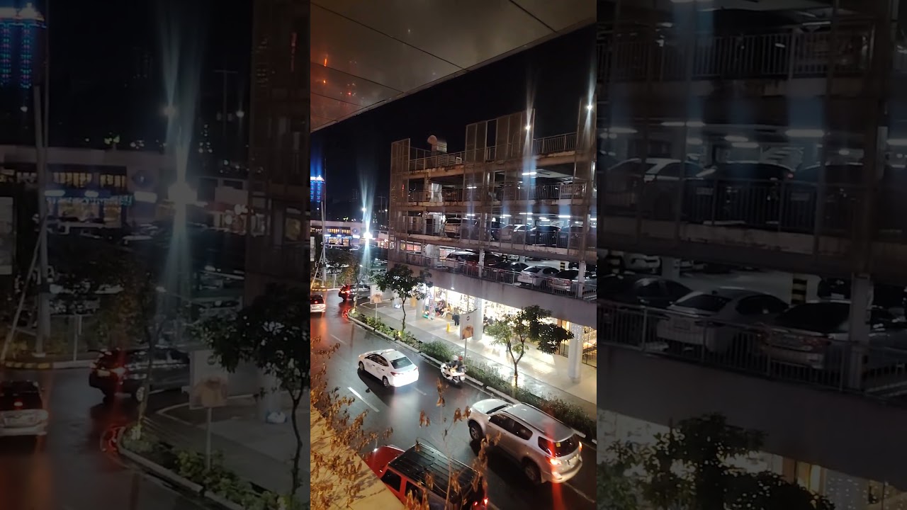 GH mall, in the night.