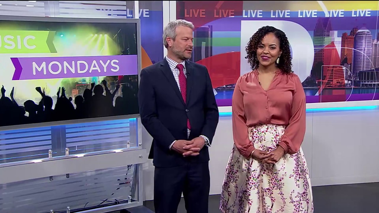 Assista a APLUS performs "Strangers" on Live In The D / WDIV no YouTube Assista a APLUS performs "Strangers" on Live In The D / WDIV no YouTube