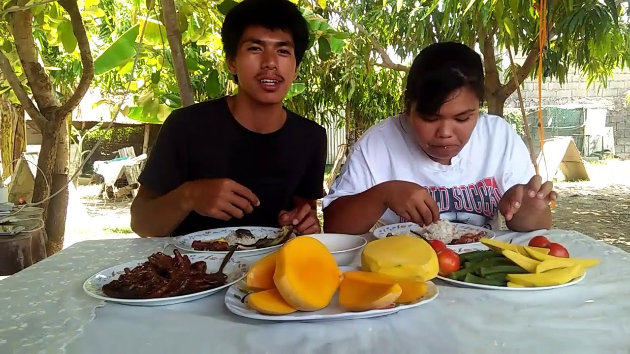 Chicken feet mukbang ft healthy gulay from bakuran - YouTube