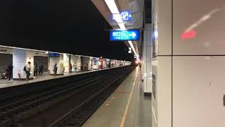 109/01/15(22:06)松山7035次客車迴送通過本務E239+E417&256次太魯閣號進站