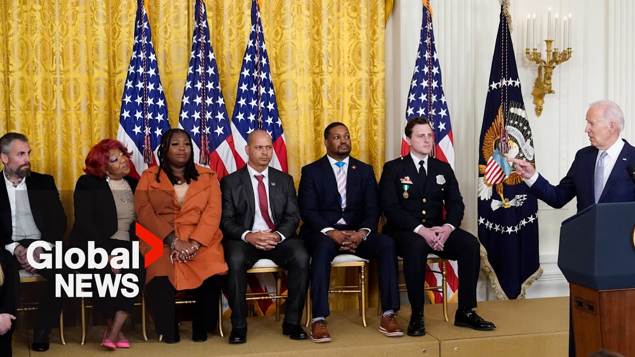 Biden awards medals to Jan. 6 Capitol attack heroes who “did not flinch” | FULL