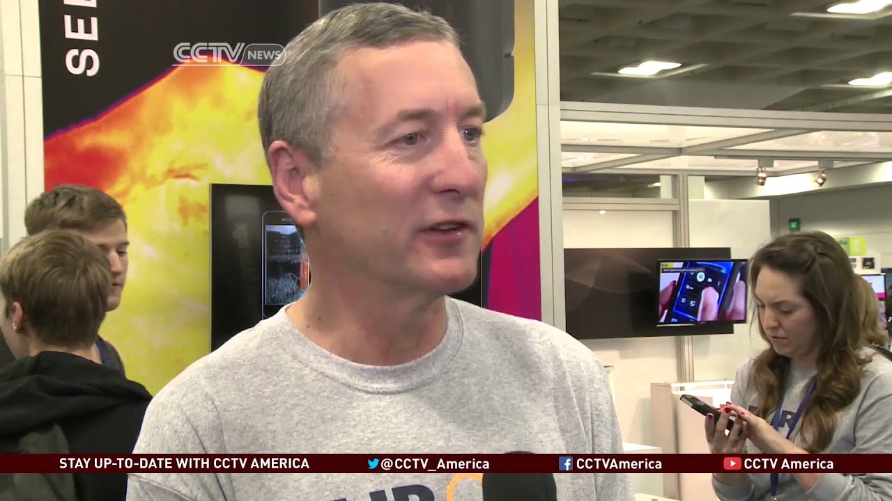 Apple Fans Flock to Mac World