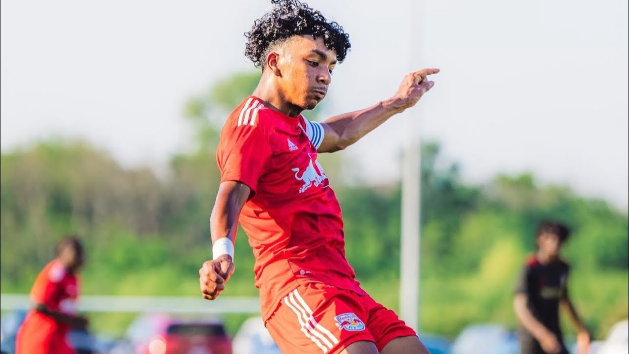 Alexito defender Right center Back / attacking vs ATLNTA UNITED - YouTube