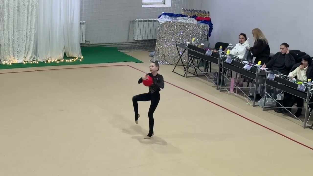 Денисюк Анна художня гімнастика 