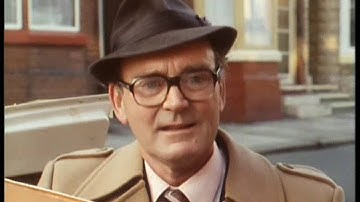 S4 E4 The Errand Boy Executive