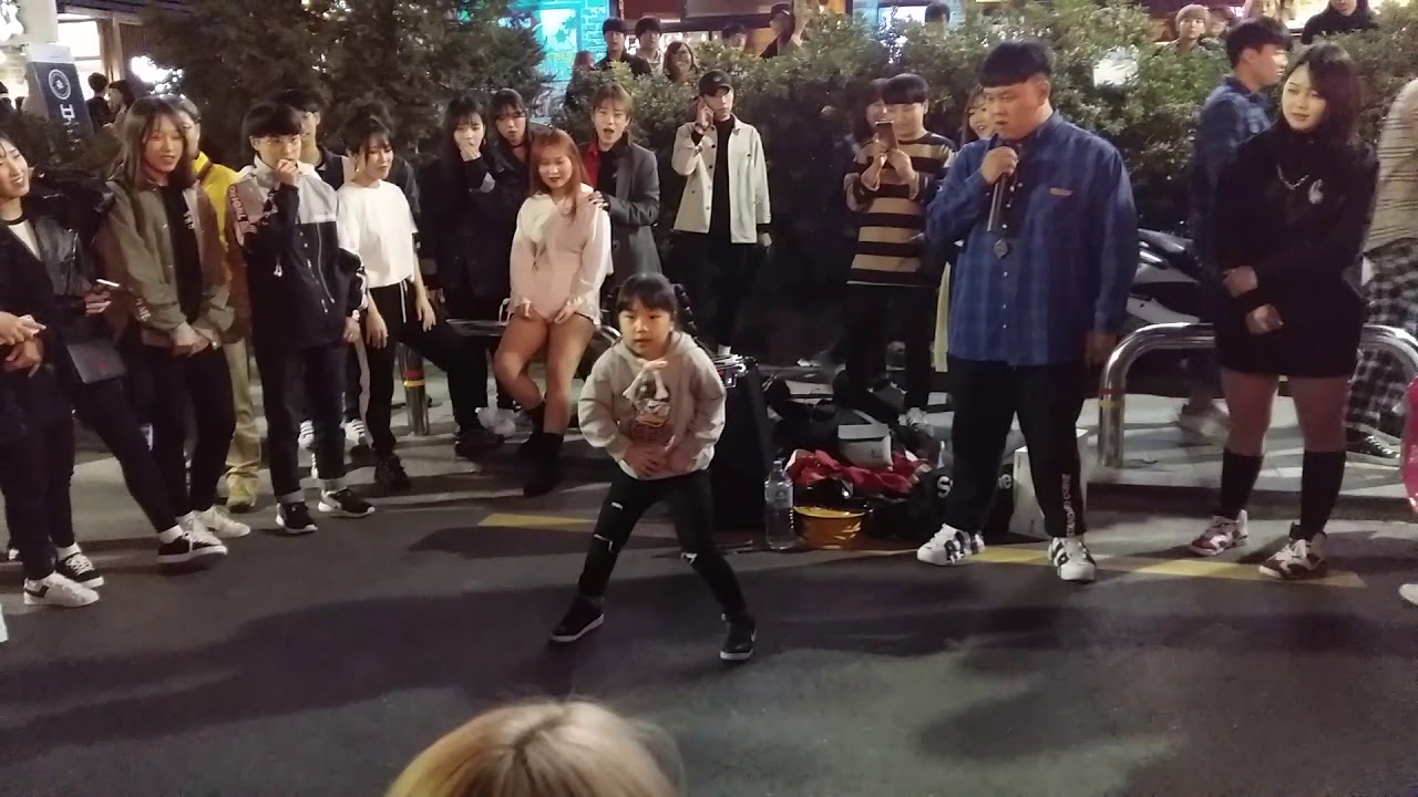 방탄소년단 - DNA  ( 7살 소연이)