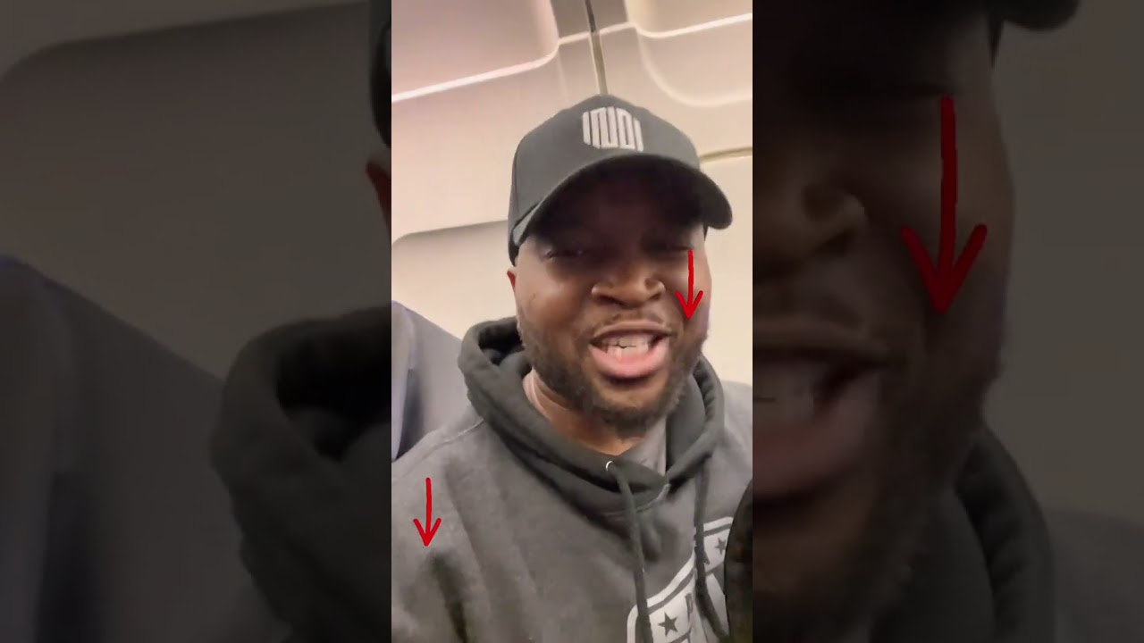 CYBER Backpack can fit under any airplane seat even when fully expanded✈️ 🙌 