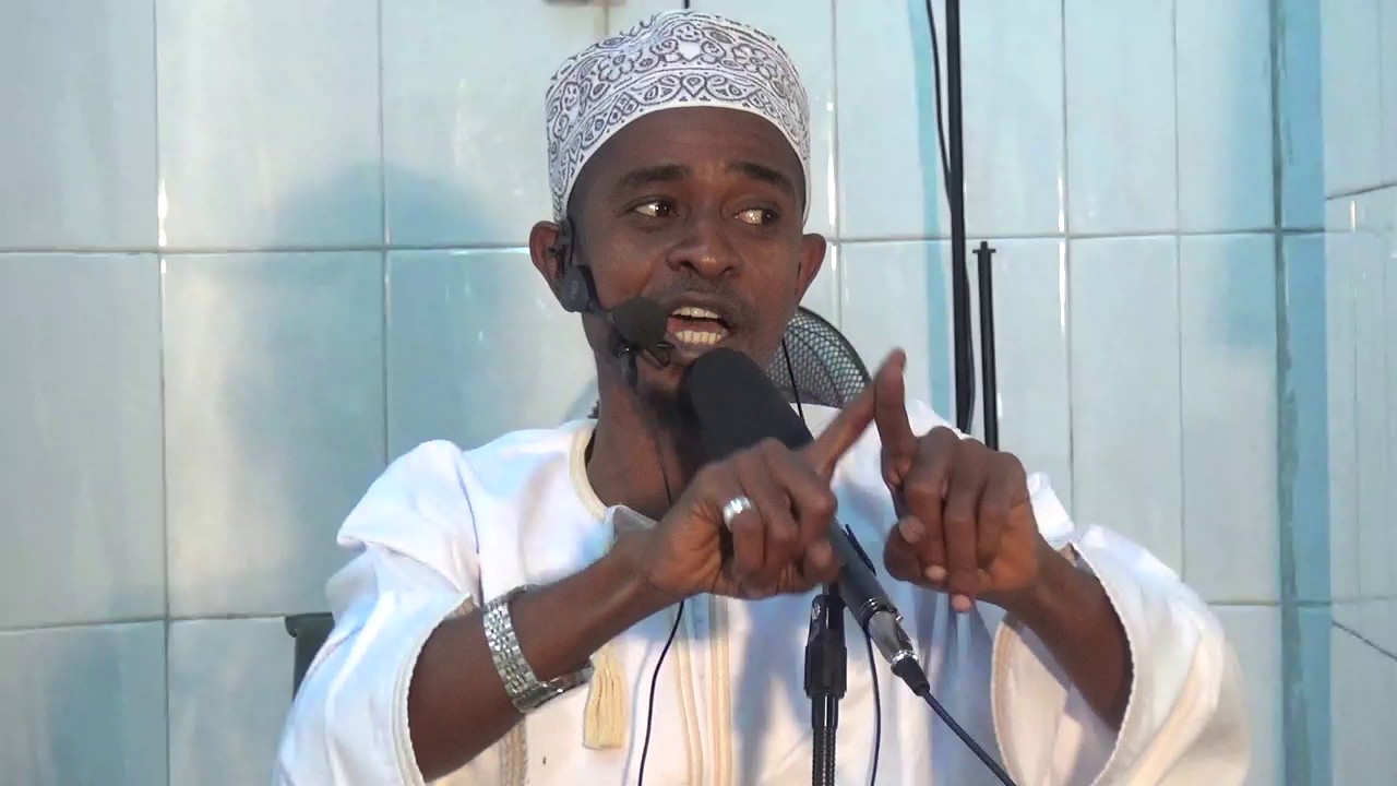 JE KUPEPEA KITAMBARA JUU YA KABURI NI SAWA UNAPOZIKA