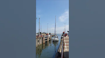 ??? Vlissingen Netherlands ???? Sluicebox @TravelwithHugoF  #boatlock #sluicebox #sluice #sluis