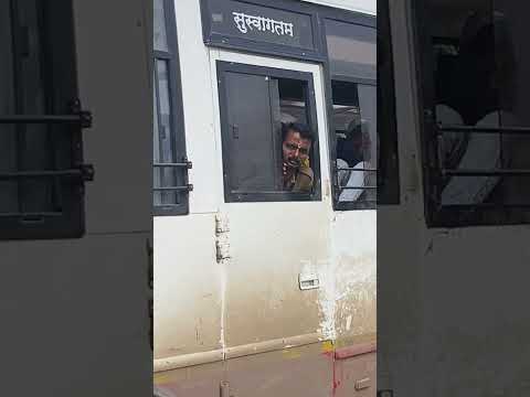 एस. टी च्या सवलतीचा पुरेपूर आनंद घेतानी आमचे दैवत म्हणजेच प्रवाशी मित्र 🙏🙏🙏🙏